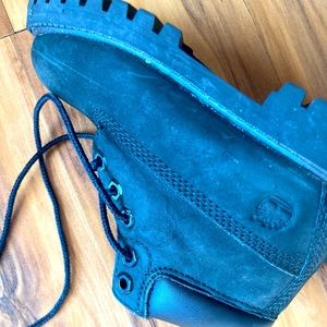 Tims! Worn twice ! For short period of time